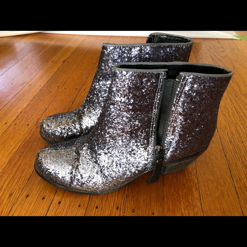 Princess by Vera Wang glitter booties